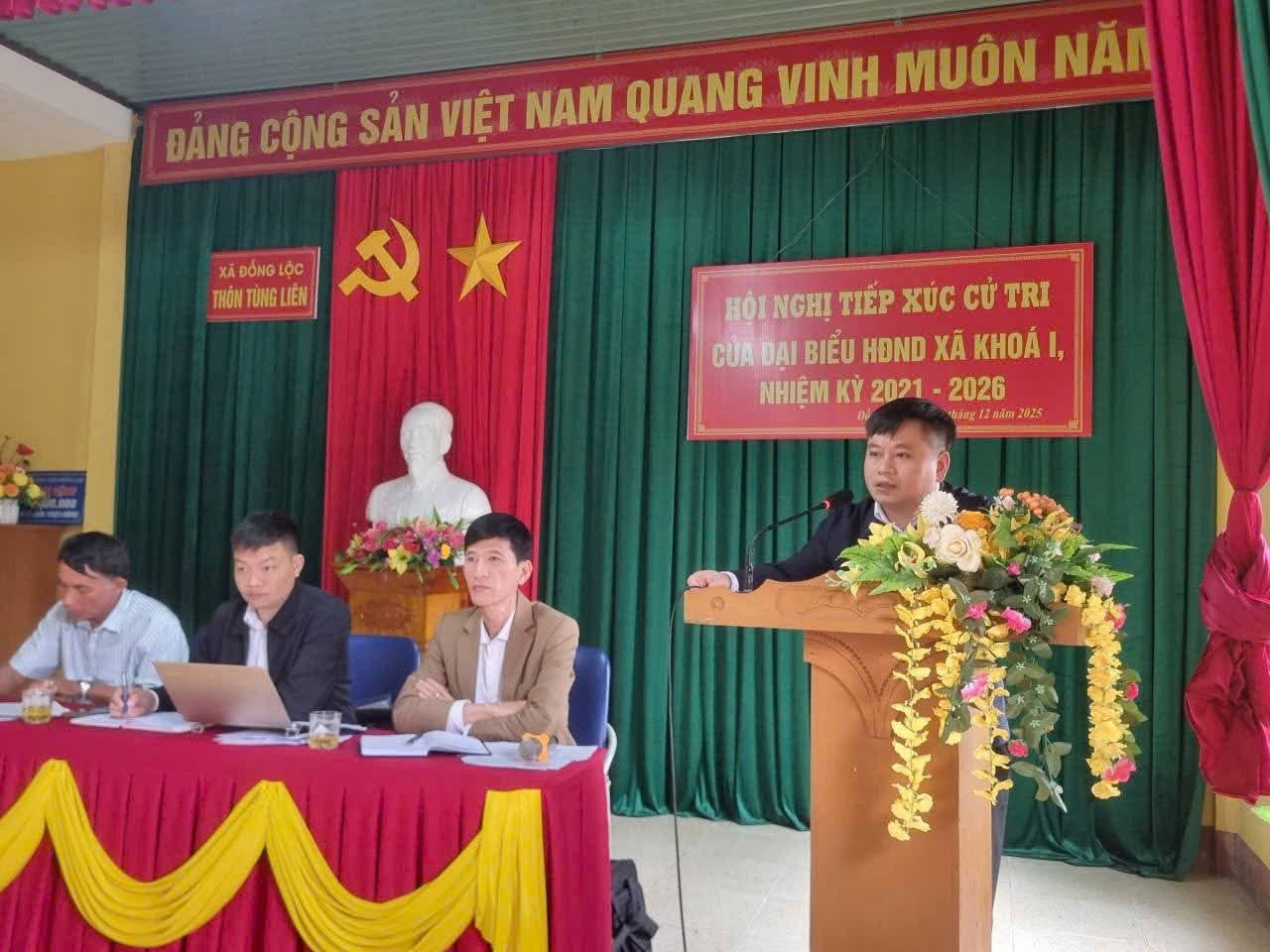 Tiếp xúc cử tri trước kỳ họp thứ ba HĐND xã Đồng Lộc.