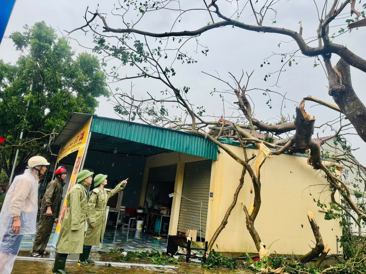 Xã Đồng Lộc khẩn trương triển khai các biện pháp khắc phục hậu quả cơn bão số 5