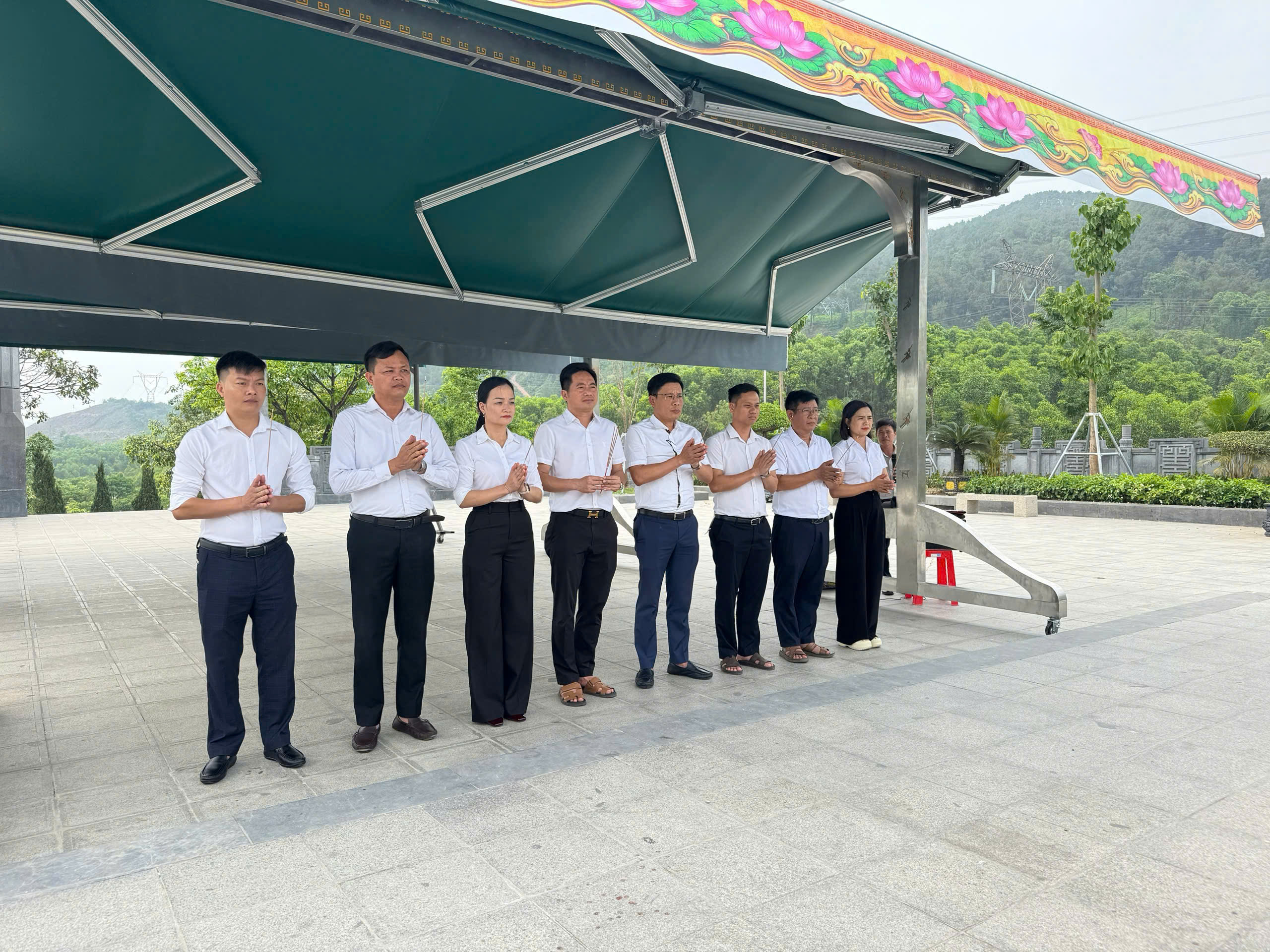 Lãnh đạo xã Đồng Lộc dâng hương tưởng niệm Tổng Bí thư Hà Huy Tập