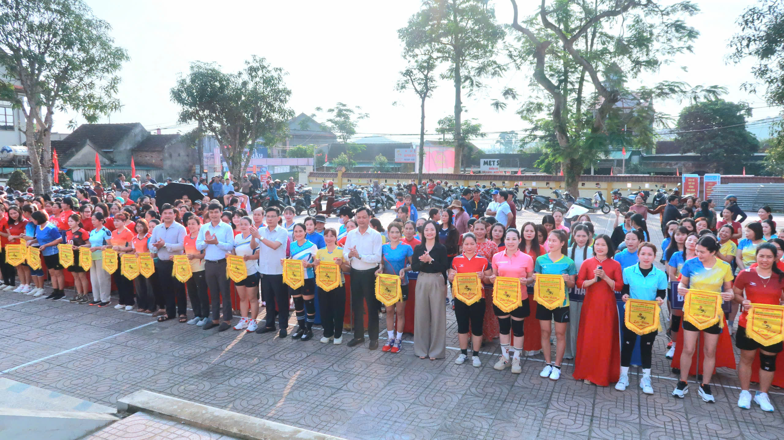 Xã Đồng Lộc khai mạc Giải bóng chuyền nữ mở rộng năm 2026