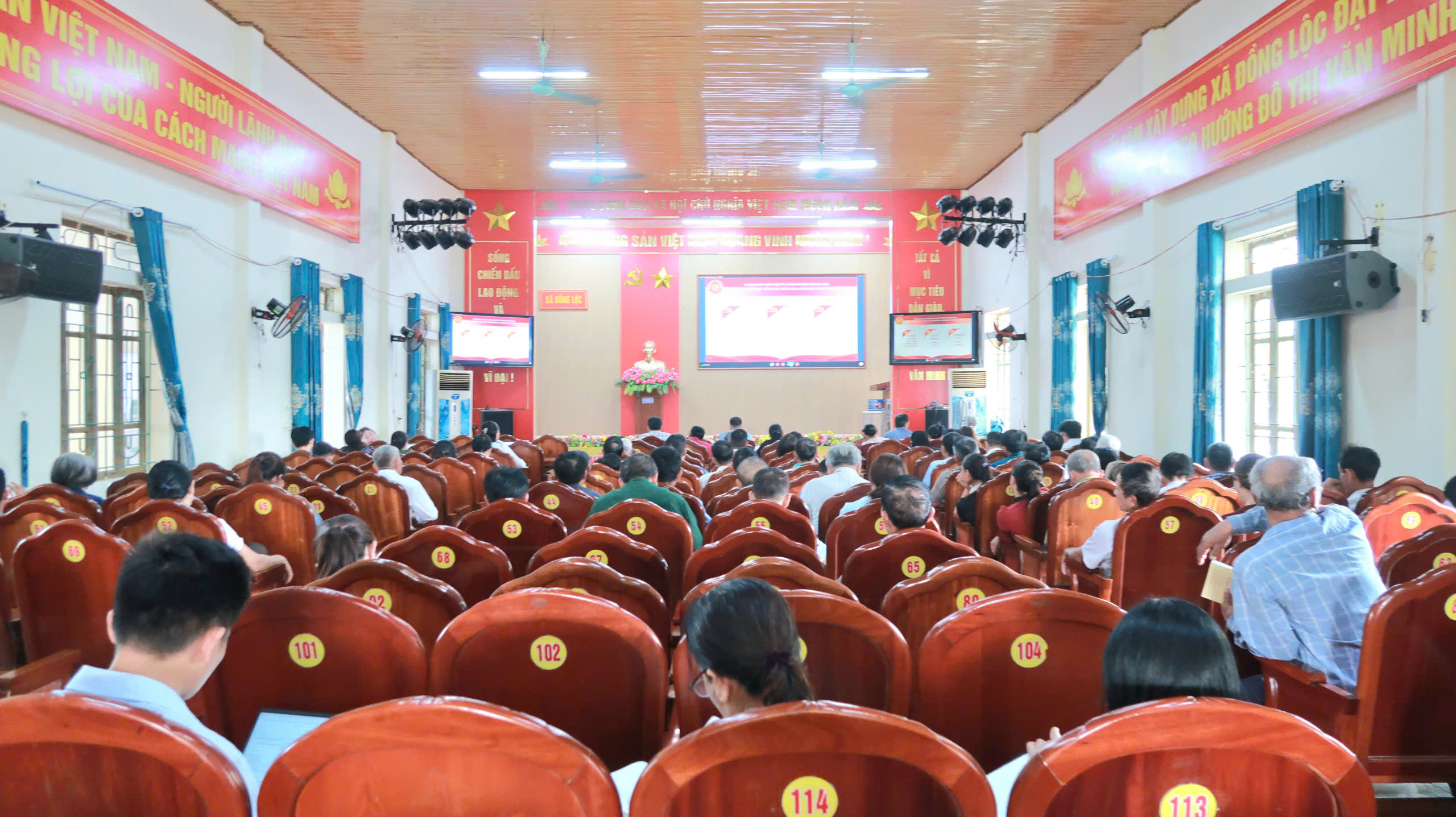 ĐỒNG LỘC THAM GIA HỘI NGHỊ TRỰC TUYẾN PHỔ BIẾN, QUÁN TRIỆT, TRIỂN KHAI THỰC HIỆN CÁC VĂN KIỆN, NGHỊ QUYẾT VỀ CÔNG TÁC KIỂM TRA, GIÁM SÁT VÀ KỶ LUẬT CỦA ĐẢNG