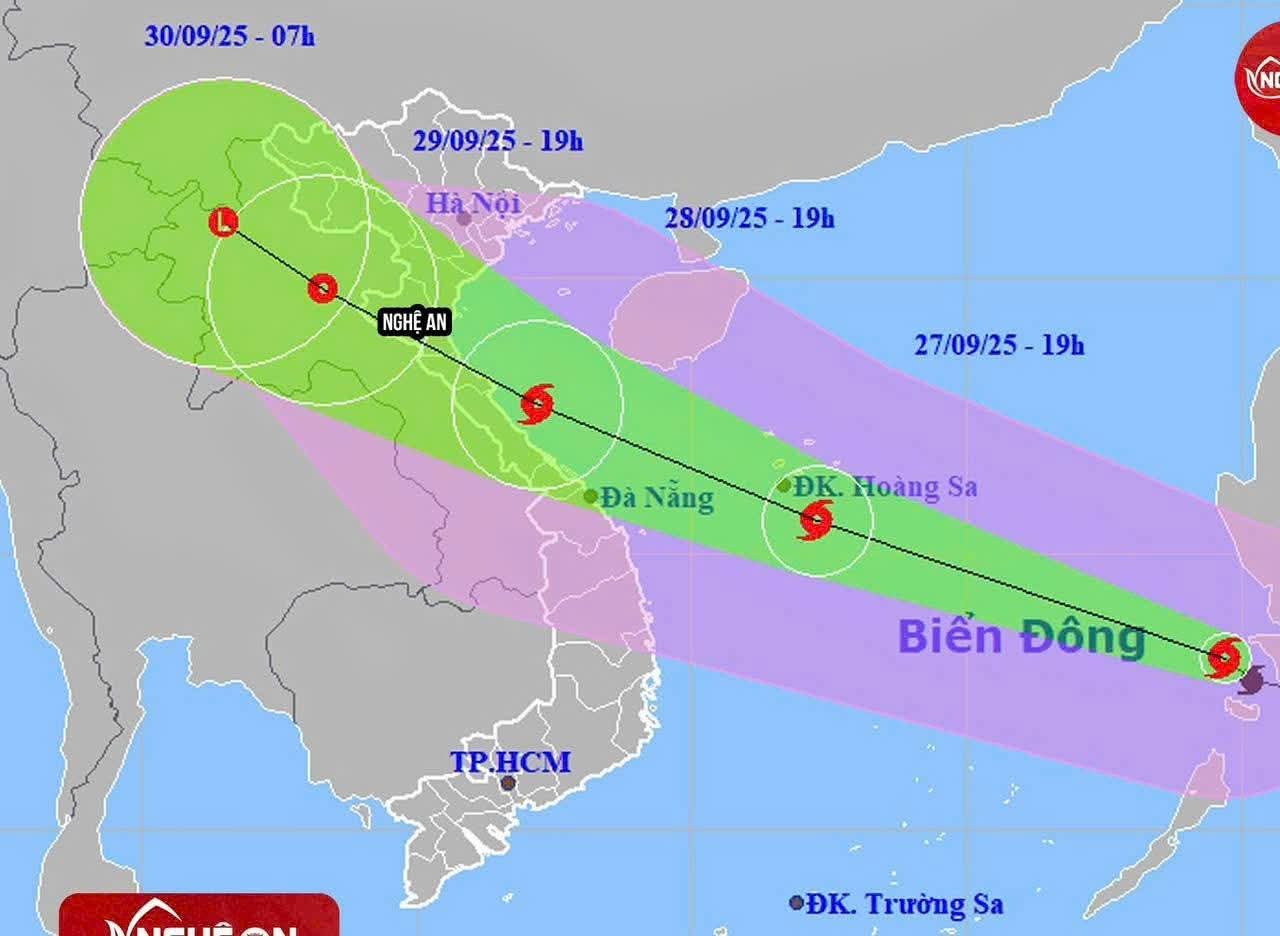 XÃ ĐỒNG LỘC DỰ HỘI NGHỊ TRỰC TUYẾN ỨNG PHÓ VỚI BÃO SỐ 10 (BUALOI) VÀ TRIỂN KHAI NHIỆM VỤ PHÒNG CHỐNG BÃO TRÊN ĐỊA BÀN