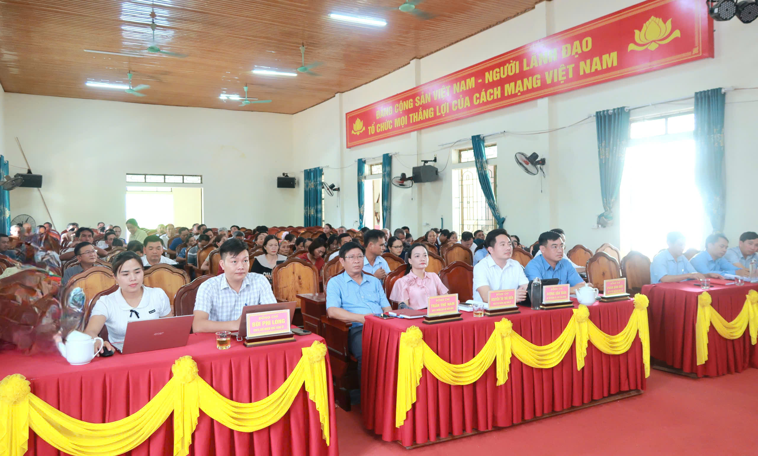 ĐỒNG LỘC TỔ CHỨC HỘI NGHỊ TIẾP XÚC CỬ TRI TRƯỚC KỲ HỌP THƯỜNG LỆ GIỮA NĂM 2026 HĐND XÃ KHÓA II