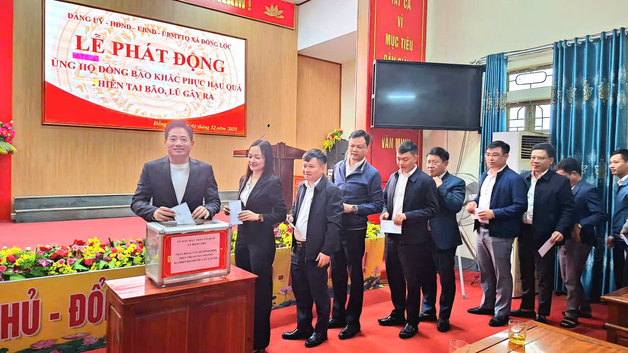 🎉🎉🎉Đồng Lộc tổ chức Lễ Chào cờ đầu tháng và công bố các quyết định tiếp nhận bố trí viên chức, ra mắt các Hội Quần chúng