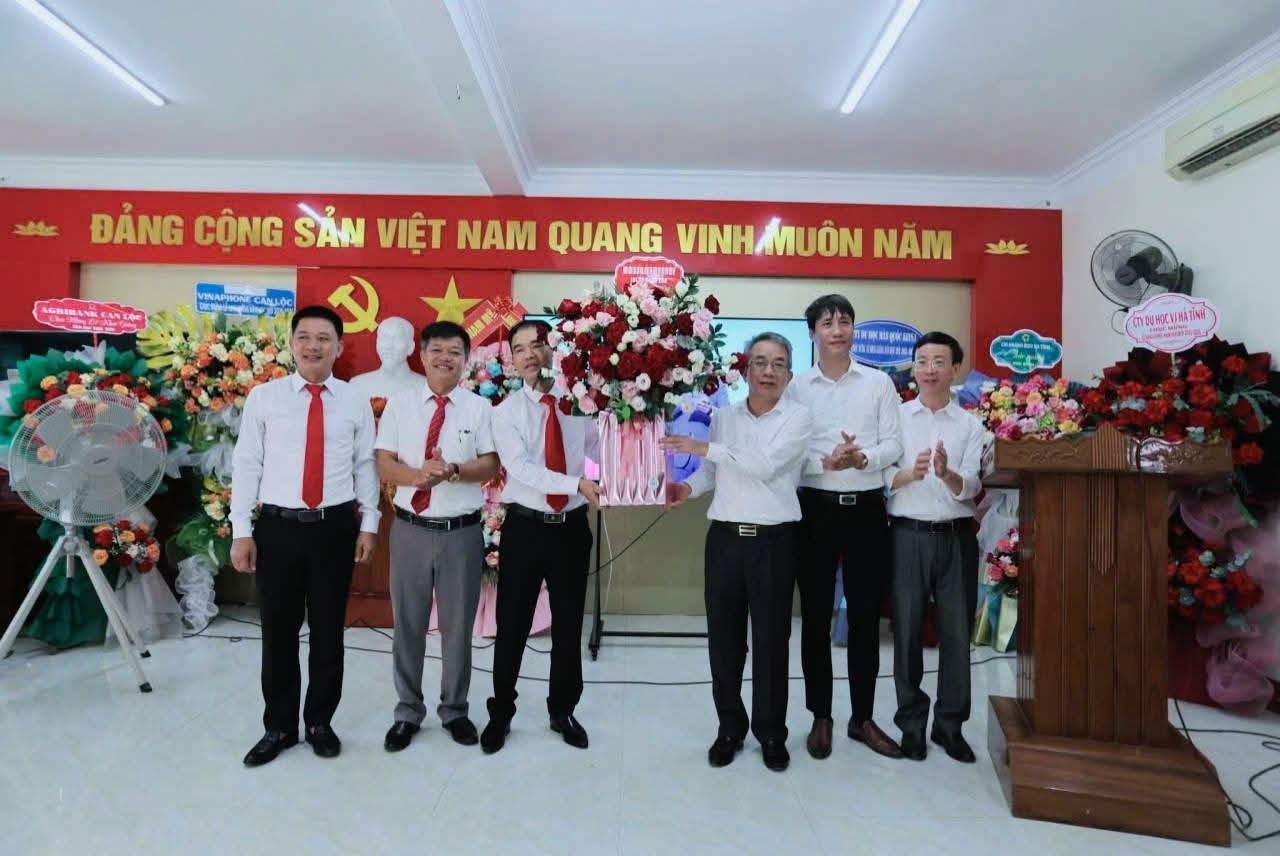 LÃNH ĐẠO TỈNH, XÃ DỰ LỄ KHAI GIẢNG NĂM HỌC MỚI TẠI CÁC TRƯỜNG HỌC TRÊN ĐỊA BÀN XÃ ĐỒNG LỘC. 