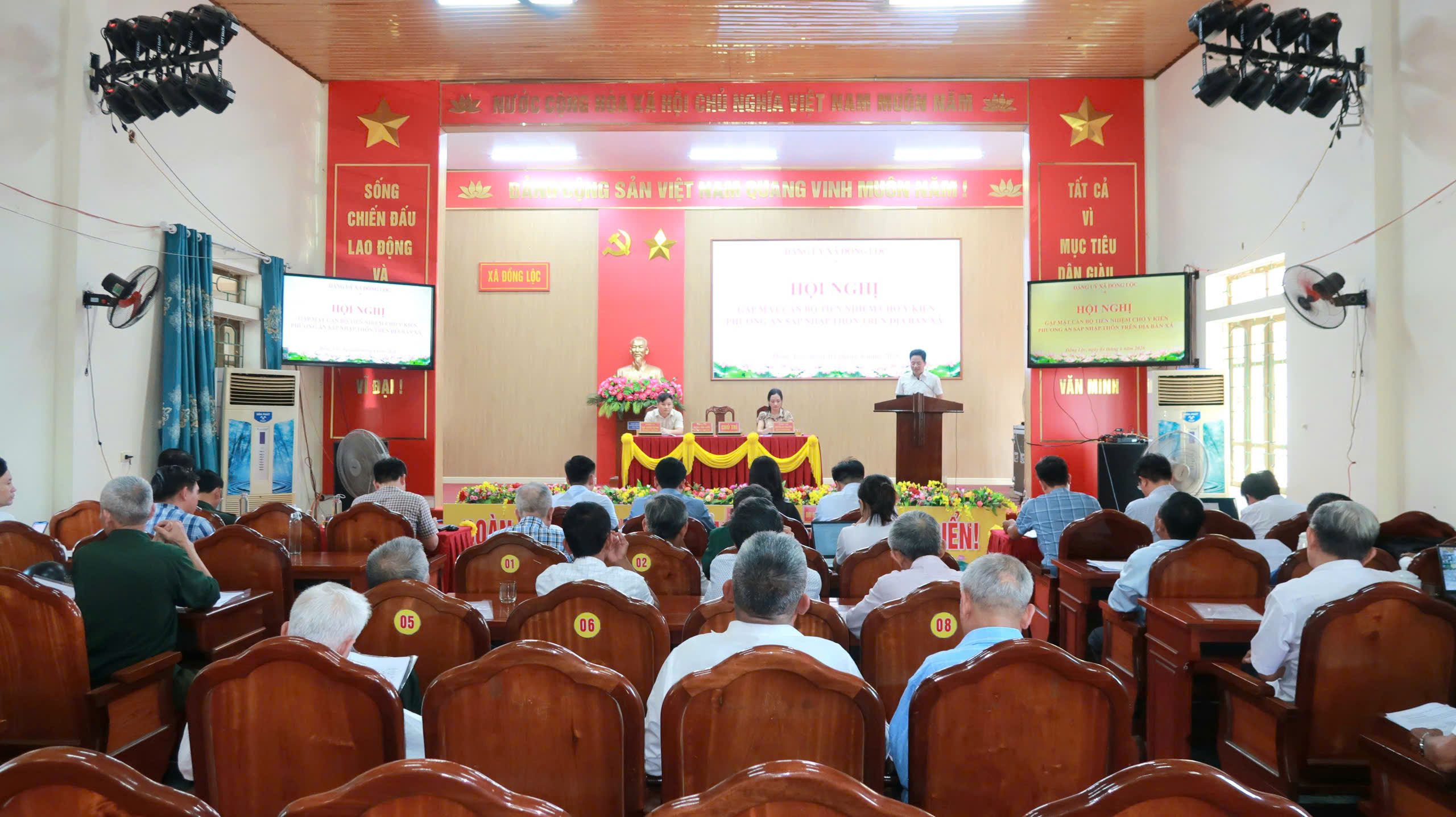 XÃ ĐỒNG LỘC LẤY Ý KIẾN CÁN BỘ LÃNH ĐẠO QUA CÁC THỜI KỲ VỀ ĐỀ ÁN SẮP XẾP THÔN