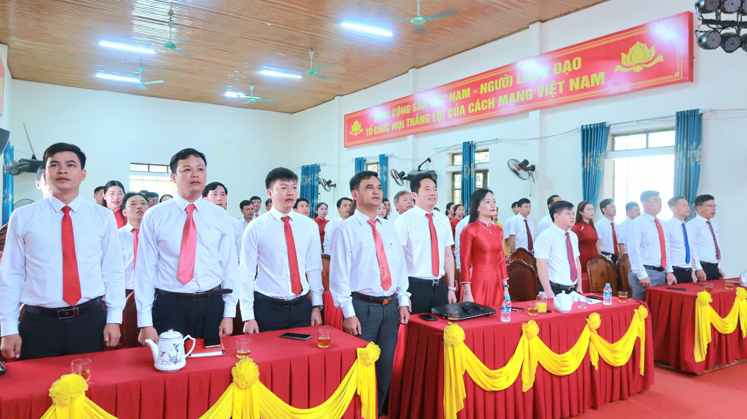 ĐẢNG ỦY XÃ ĐỒNG LỘC TỔ CHỨC LỄ CHÀO CỜ ĐẦU THÁNG 4/2026