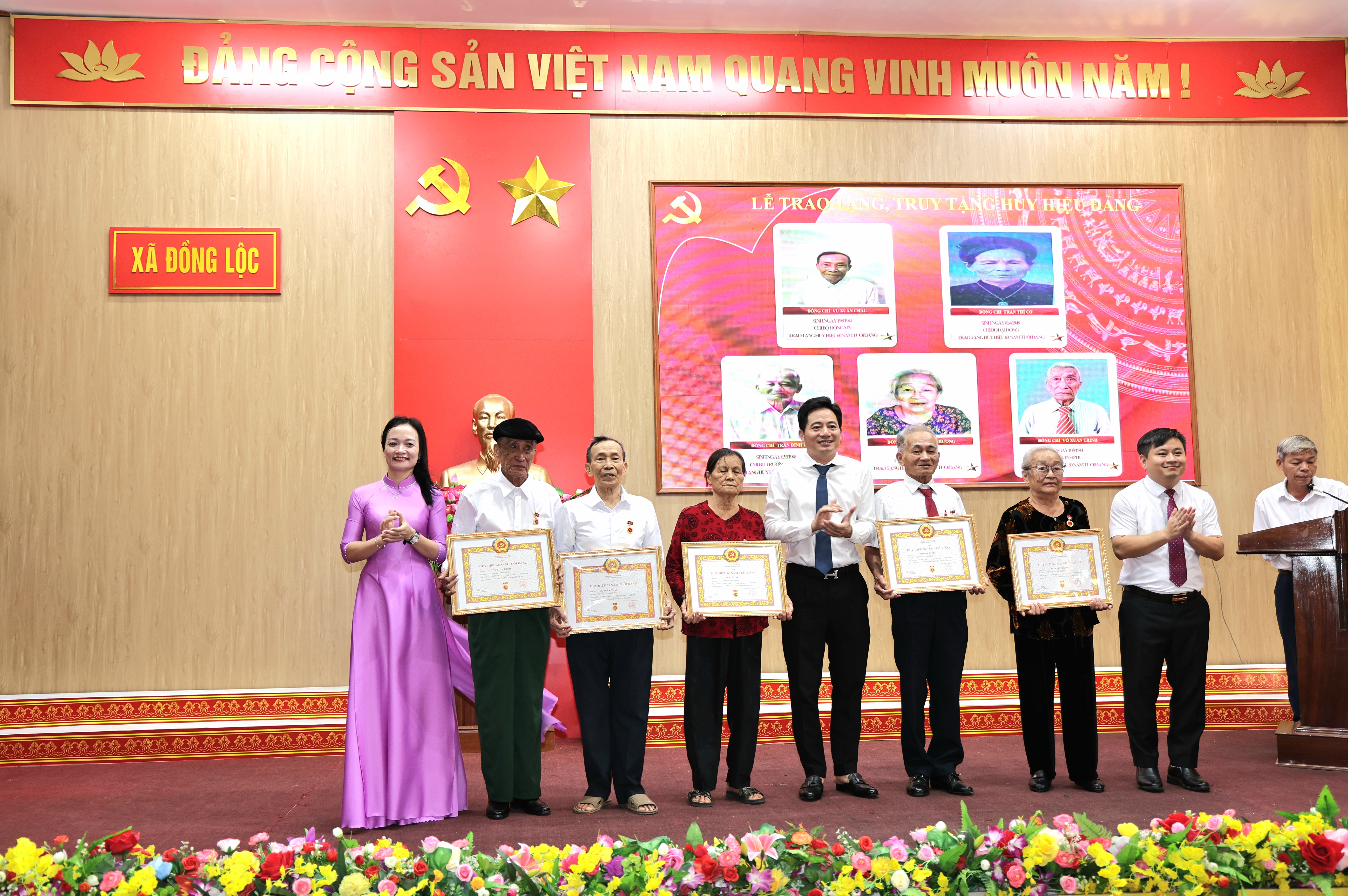 TRAO TẶNG HUY HIỆU ĐẢNG - TÔN VINH 98 ĐẢNG VIÊN NHIỀU NĂM CỐNG HIẾN ĐỢT 02/9/2026