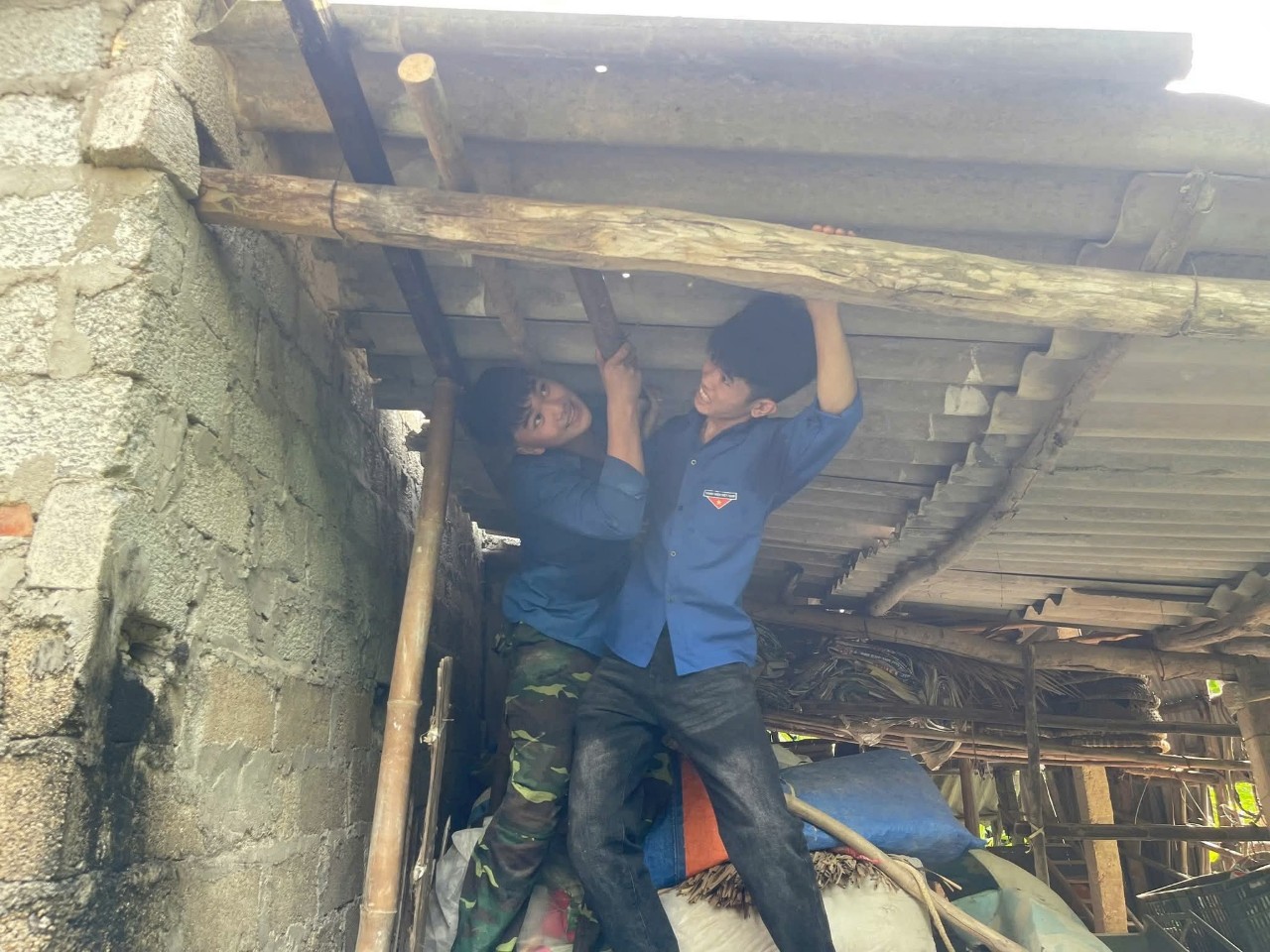 Đoàn thanh niên xã Đồng Lộc chủ động triển khai hỗ trợ người dân trước cơn bão số 5