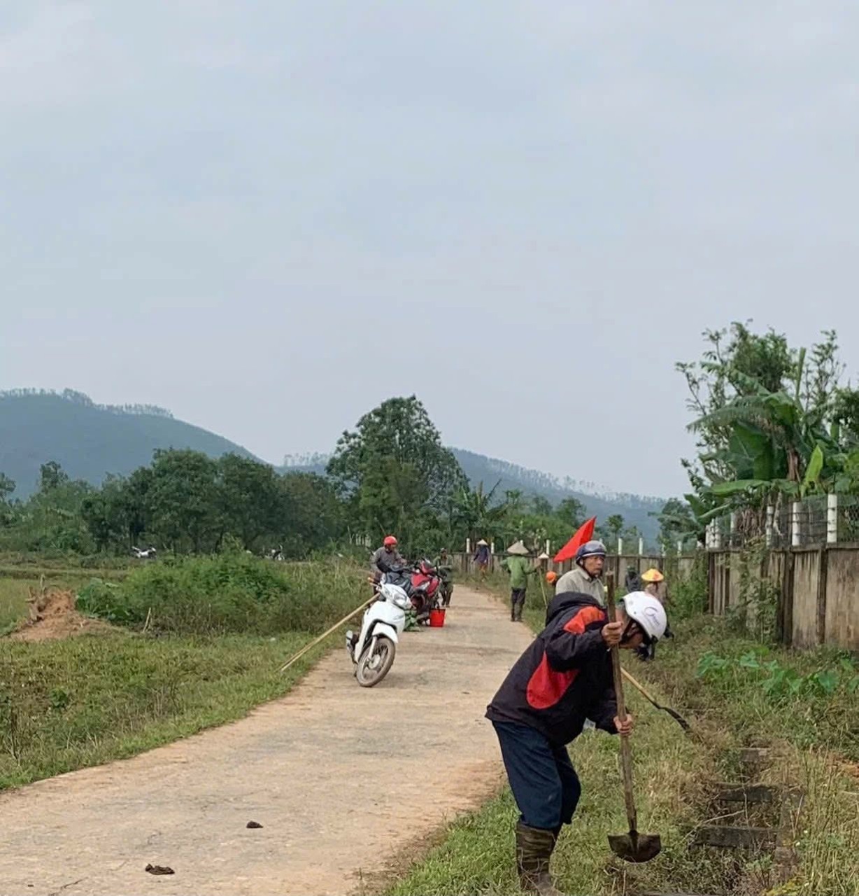 KHÍ THẾ MỚI TRÊN CÁC CÁNH ĐỒNG XÃ ĐỒNG LỘC