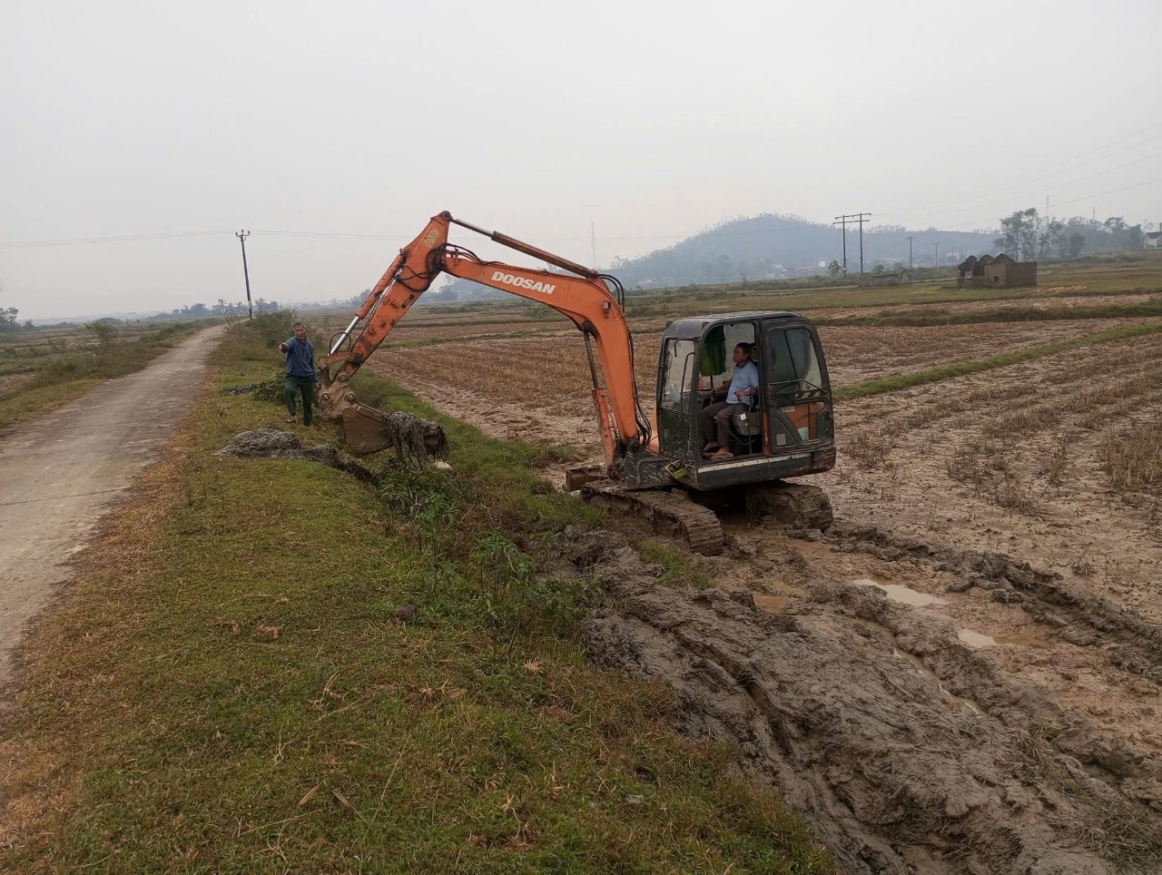 ĐỒNG LỘC TĂNG CƯỜNG THỰC HIỆN THÁNG CAO ĐIỂM LÀM GIAO THÔNG, THUỶ LỢI NỘI ĐỒNG VÀ DIỆT CHUỘT PHỤC VỤ SẢN XUẤT VỤ XUÂN 2026. 