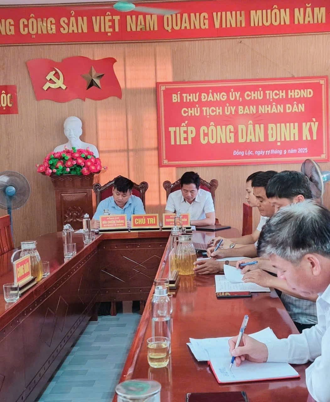 LÃNH ĐẠO XÃ ĐỒNG LỘC TIẾP CÔNG DÂN ĐỊNH KỲ THÁNG 9 
